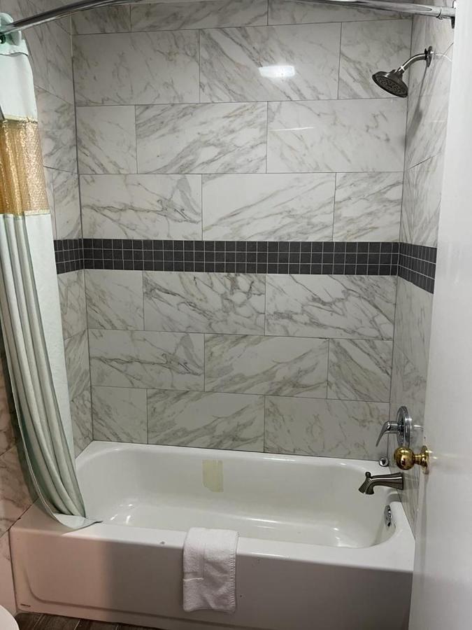 Key West Inn - Tuscumbia ภายนอก รูปภาพ