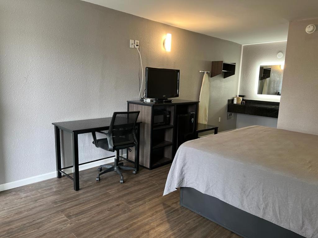 Key West Inn - Tuscumbia ภายนอก รูปภาพ